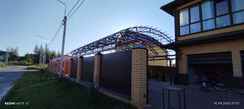 Арочный навес из поликарбоната